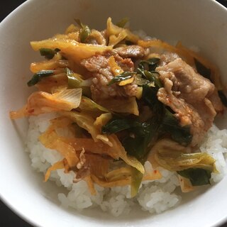 豚キムチ丼